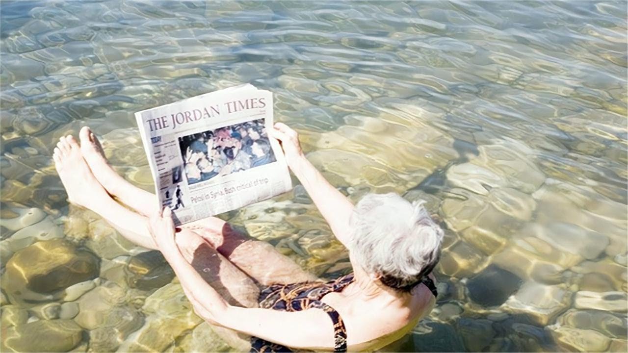 死海淹不死人，为啥没人敢在死海游泳？看完长见识了【洋仔侃世界】