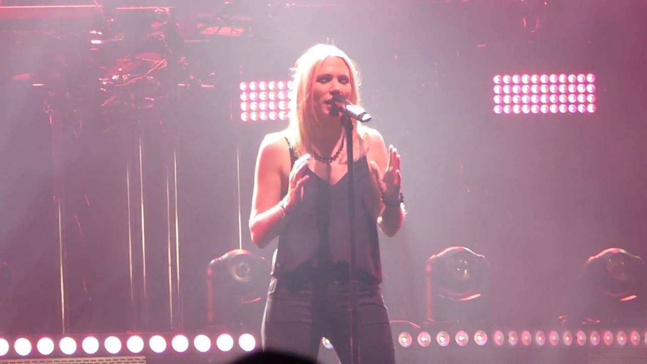 Schiller feat. Tricia McTeague - Looking Out For You (Arena Leipzig 13.10.16)