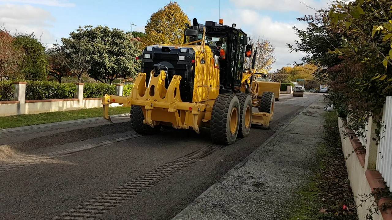 Niveleuse CATERPILLAR 120M2