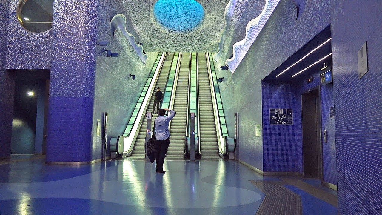 Tour por el metro de Nápoles, Italia / Arte y turismo en la ciudad