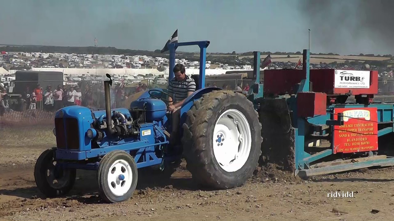 Tractor pulling - The Great Dorset Steam Fair  England  2017