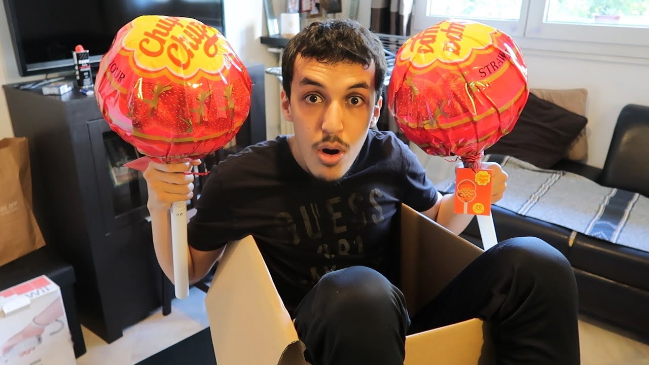 JE MANGE LA PLUS GROSSE SUCETTE DU MONDE !