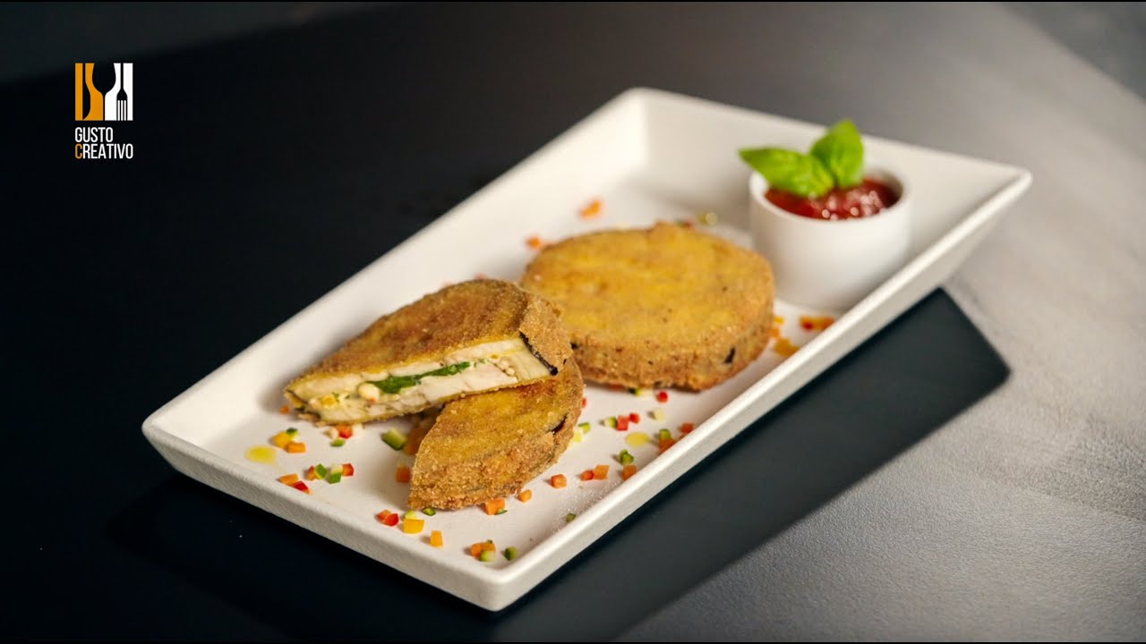 I CORDON BLEU DI MELANZANE, CON FORMAGGIO CREMOSO E VERDURE, CON SALSA POMODORO ALL&rsquo;OLIO DEL GARDA.