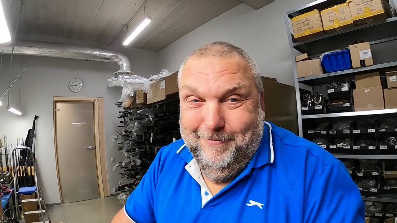 Как приклеить кольцо к удилищу,  чем смазывать катушку,  как убрать сетки из озера - всё тут. Но54