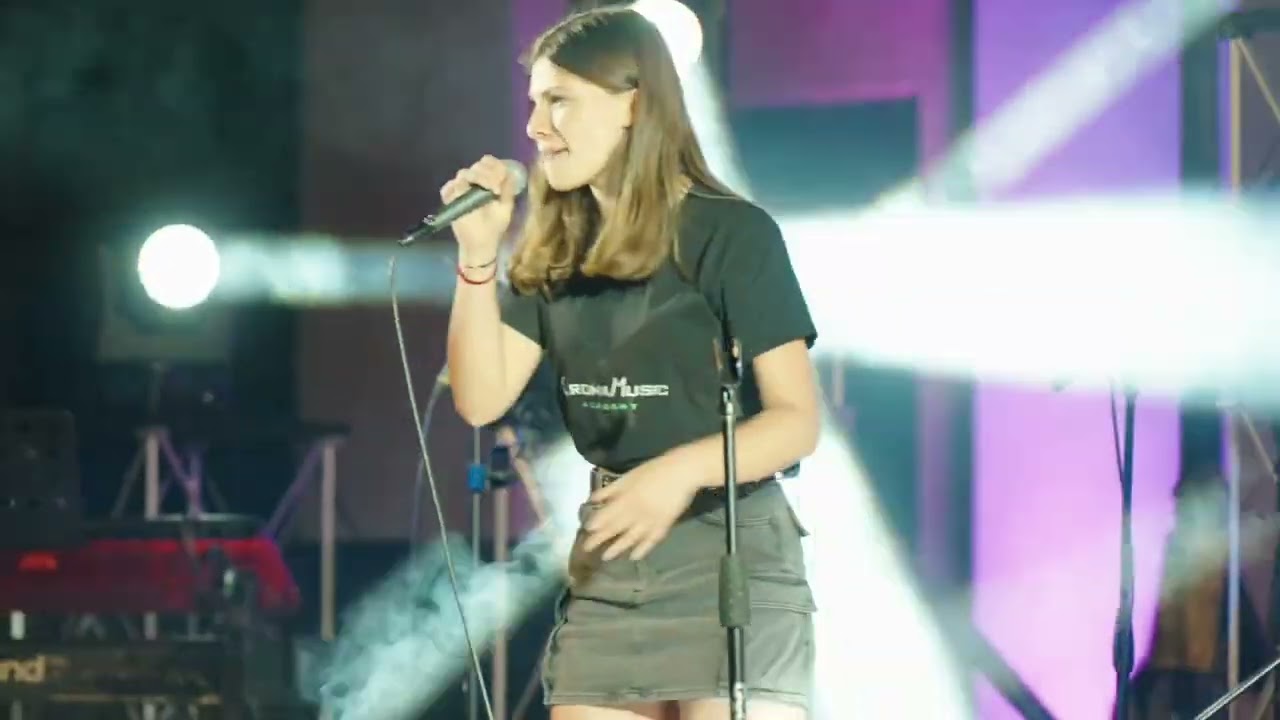 20. Back in black - Rock Legends