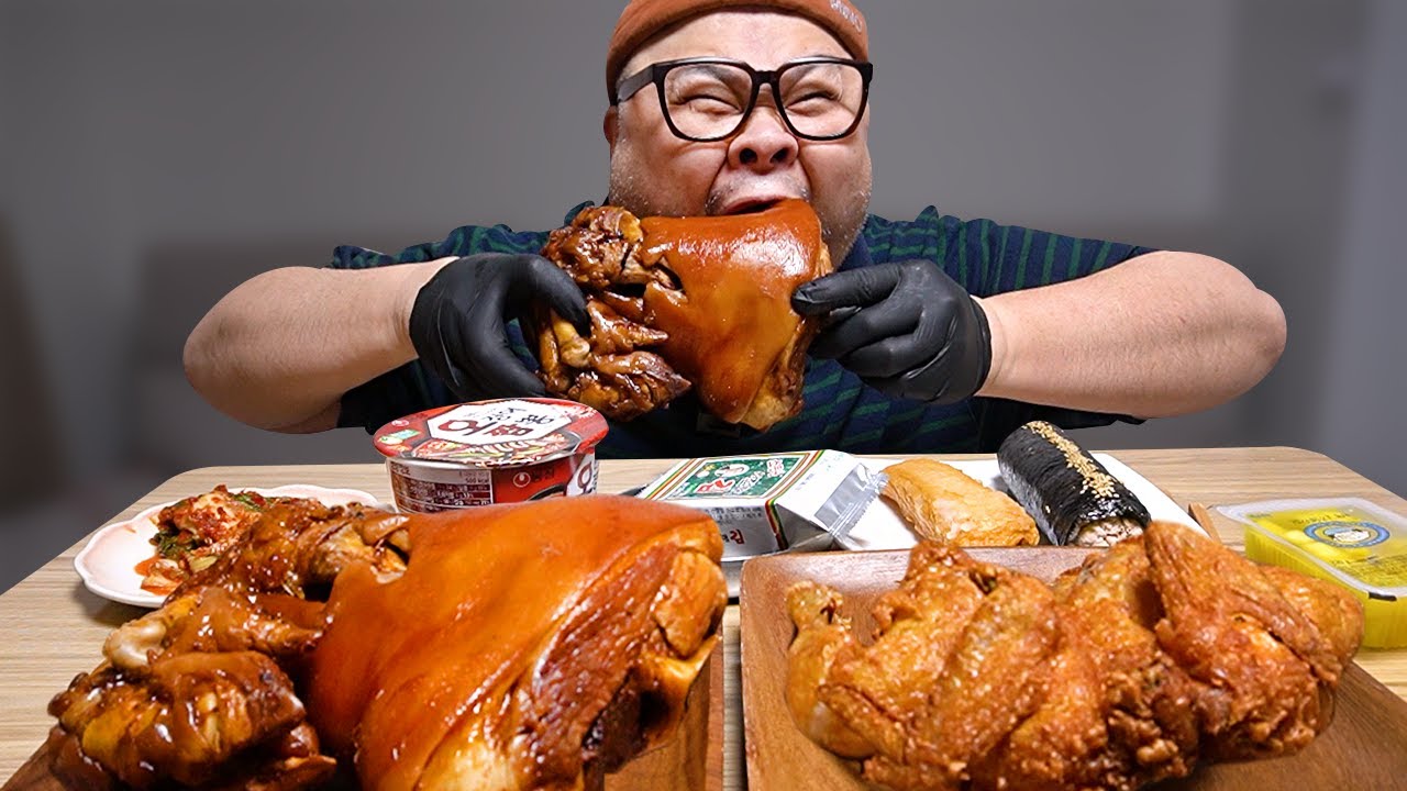 쫄깃한 왕족발 통으로 한입에 꿀~꺽🔥통닭 통족발 통김밥 통아저씨의 통시리즈│Braised Pigs' Feet & Fried Chicken Mukbang Eatingshow