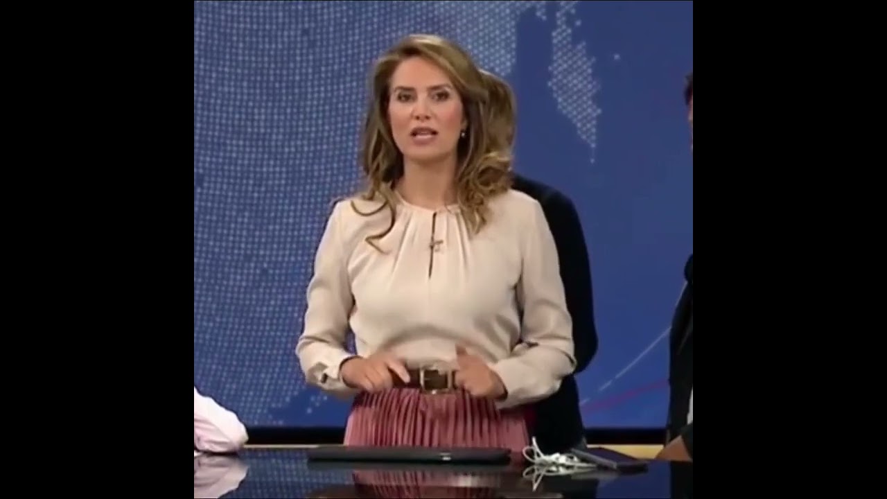 Presentadora de noticiero cantando today was a good day de ice cube