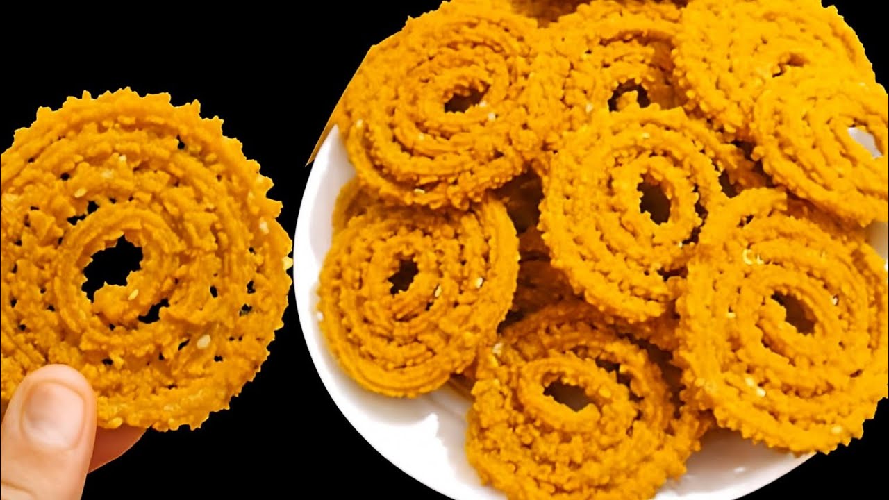 गेहूं केआटे से एकबार होली पर बनाएं और महिने तक खाएं Aata Chakli |Crispy Chakli | Wheat flour chakli