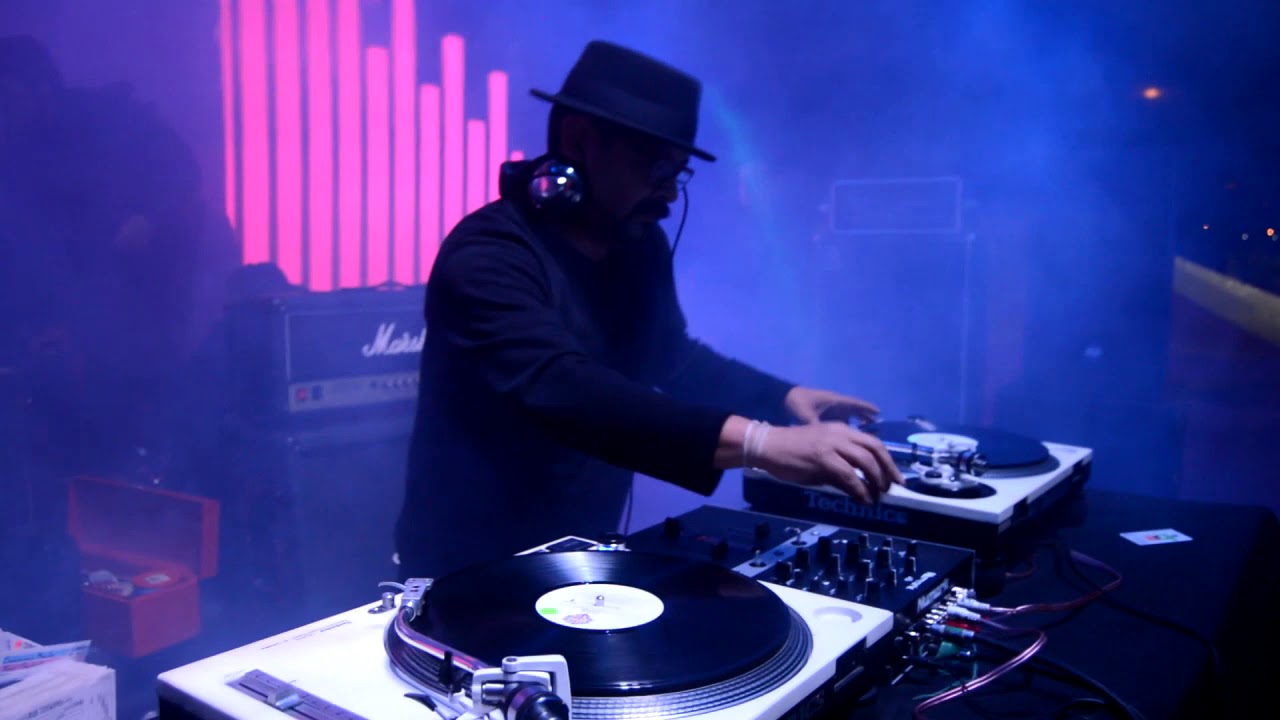 Rock Latino y Pop Rock 80's  Dj Pedro Romo 100% Discos de Acetato . Tungurahua - Ecuador