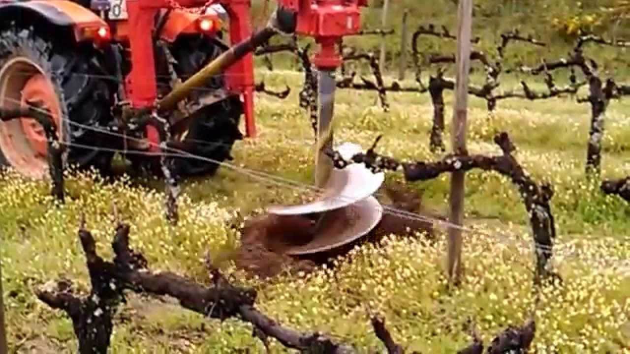 Broca Perfuradora Herculano com trator Kubota ME5700 narrow  quinta Pedra da Pomba em Casal Sandinho