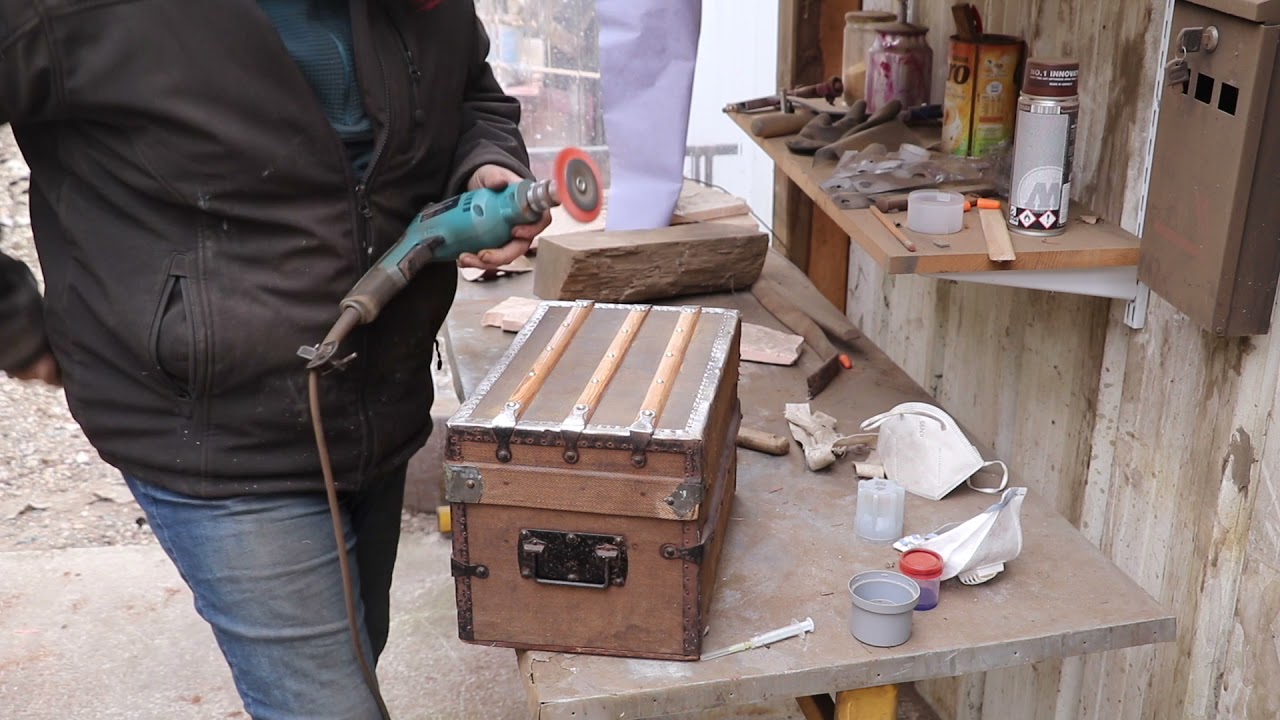 Malle de  poupée  Episode 1  DEBUTER LA RESTAURATION