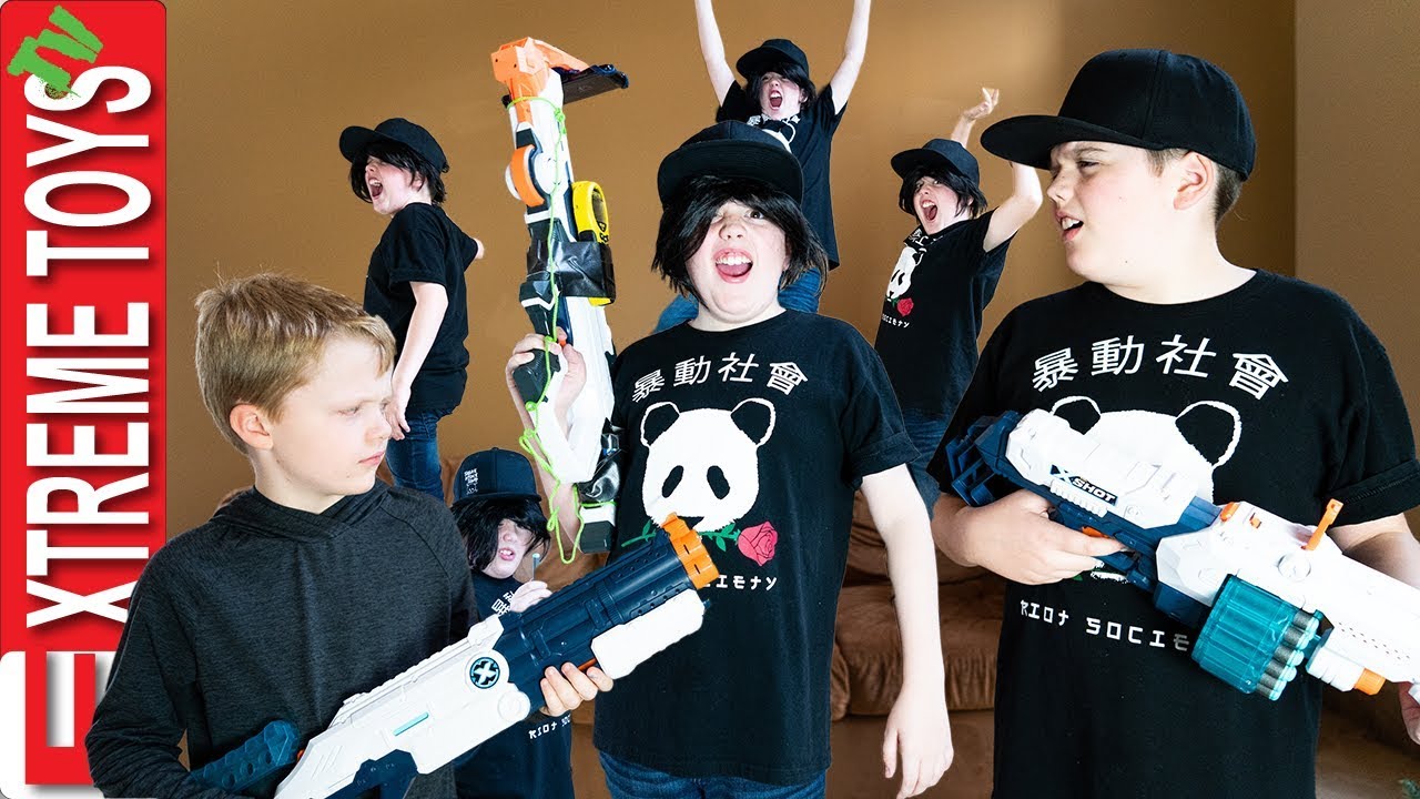 Crazy Clone Ethan Returns! Sneak Attack Squad VS the Clones!
