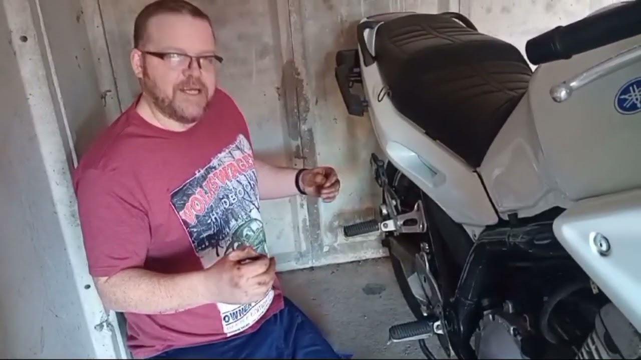 Yamaha Xj900 exhaust removal