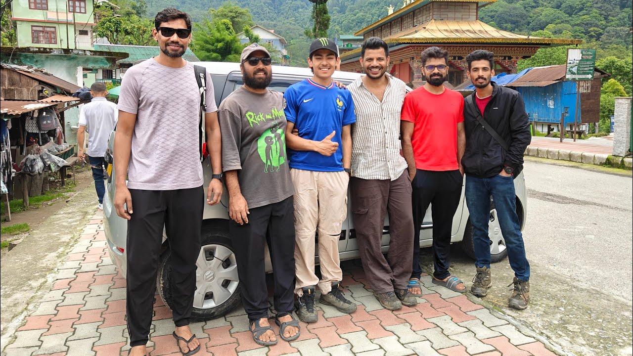 Fun times with friends during the Goechala Trek| Samiti Lake| Thangsing Campsite| Kokchurong|