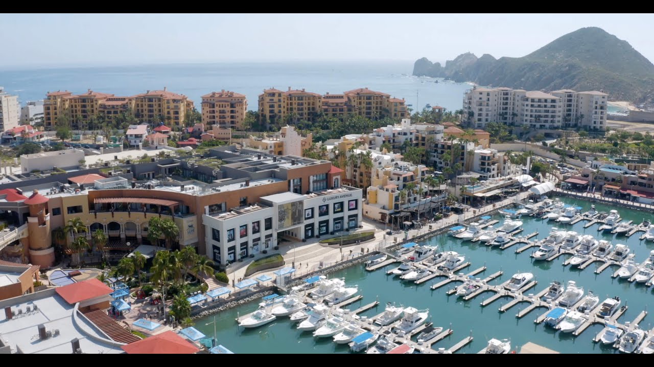 Luxury Avenue Mall Los Cabos