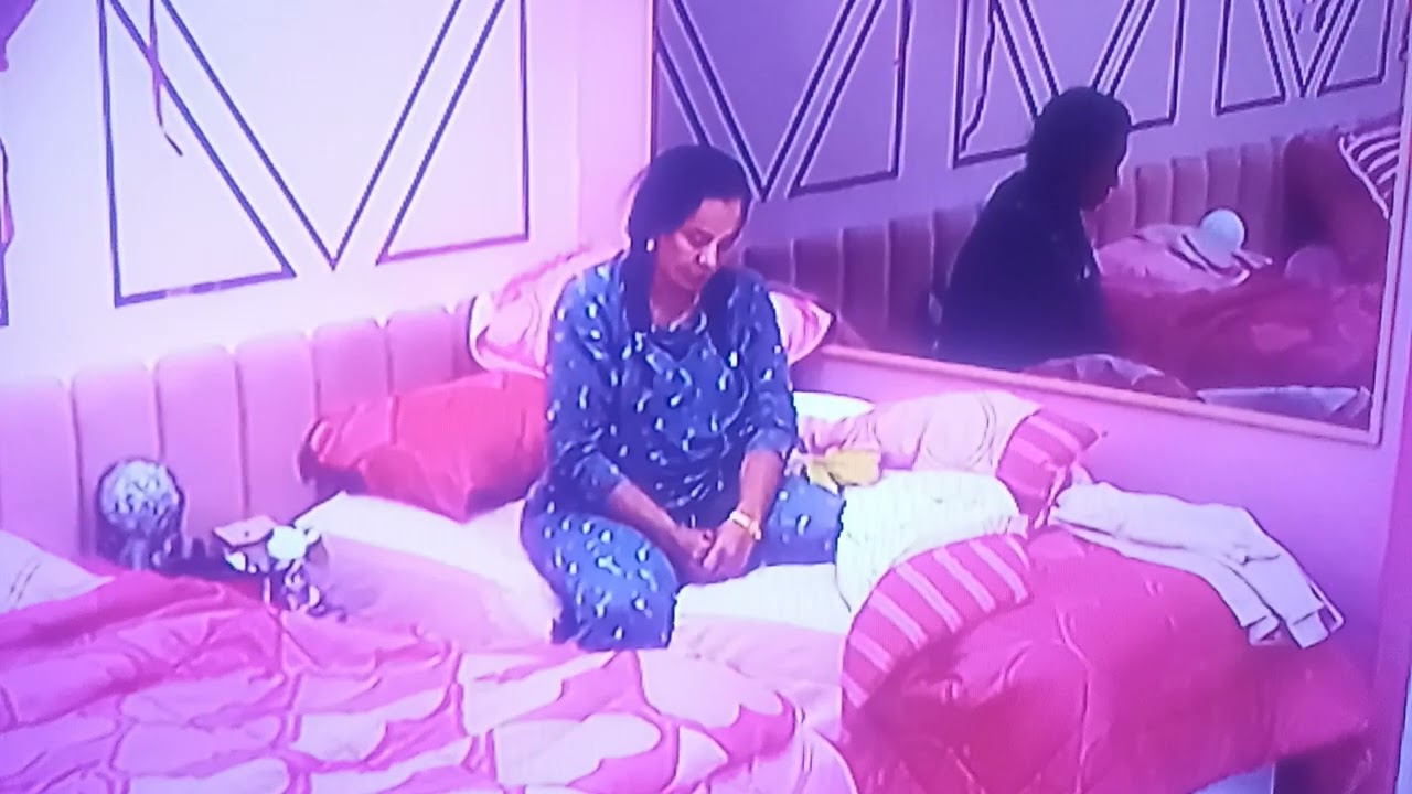 Solange triste sozinha e arrogante 