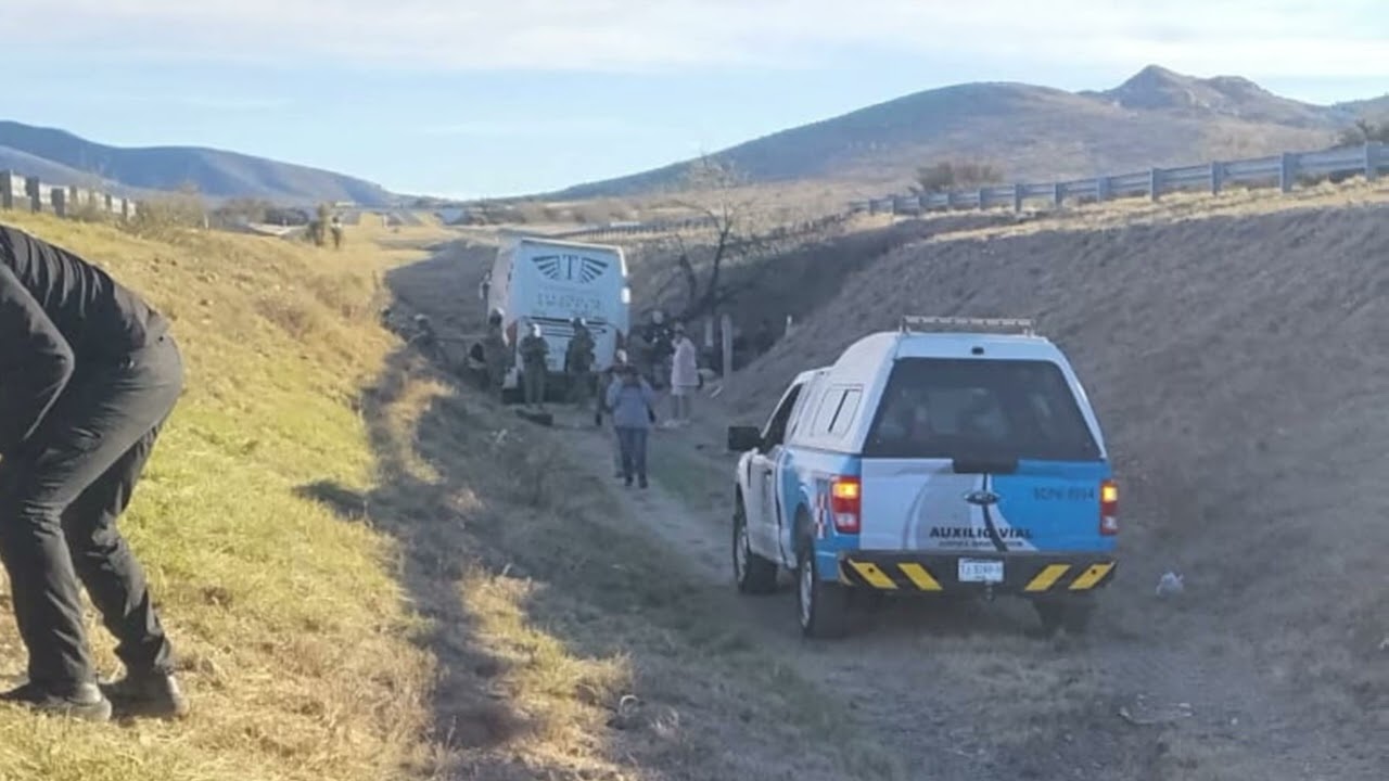 Autobús sufre accidente en autopista Durango–Gómez Palacio