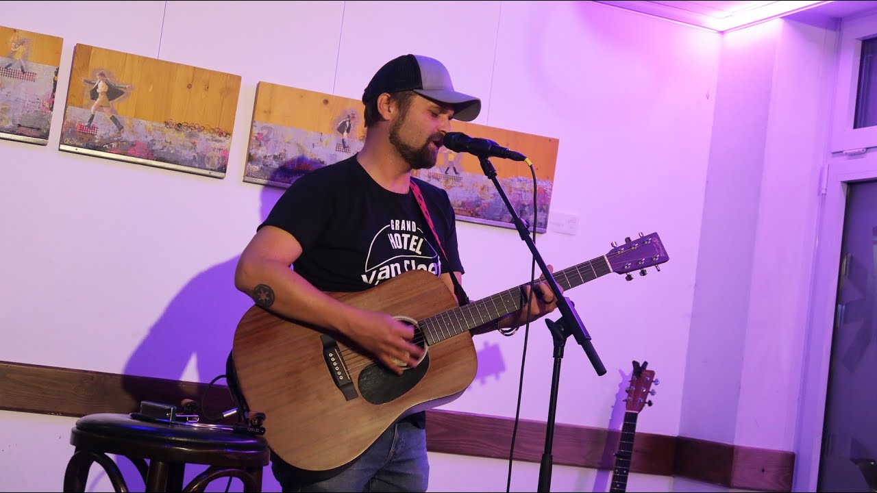 Jonas K&uuml;nne - Endlich Einmal [Tomte Cover] @ Breddermann Caf&eacute; (Schalksm&uuml;hle)