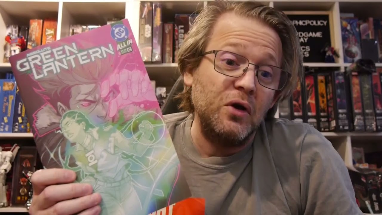 В выпуске Absolute Green Lantern #12 есть несколько захватывающих экшен-сцен, но, возможно, его б...