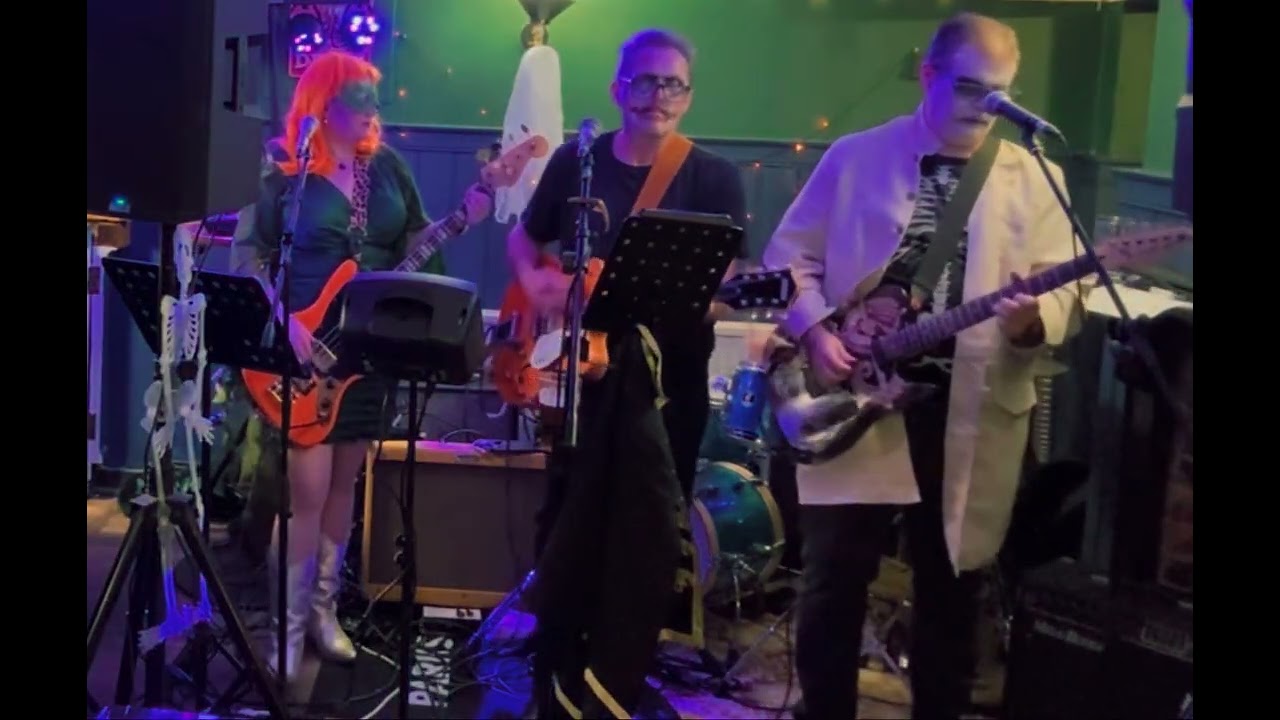 Red light spells danger -Soundshifters at The Royal Oak