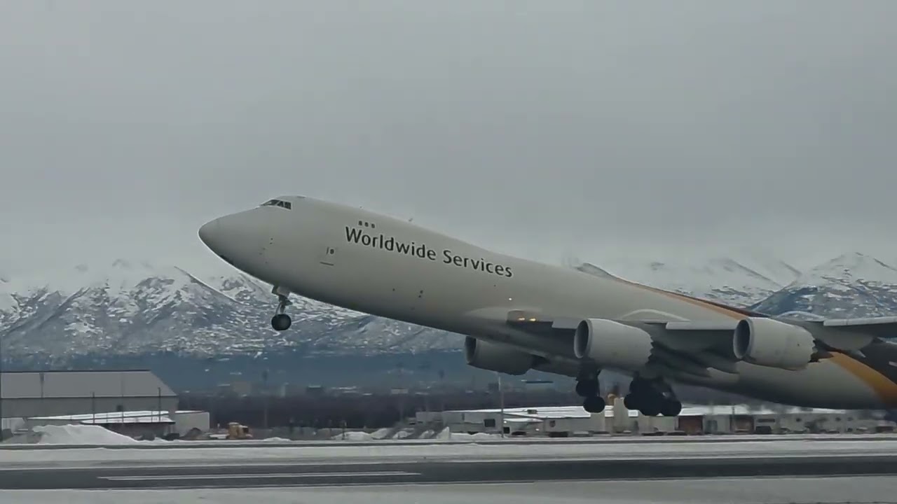 UPS thank you for the waves! I appreciate you all. Beautiful Queen of the Skies 