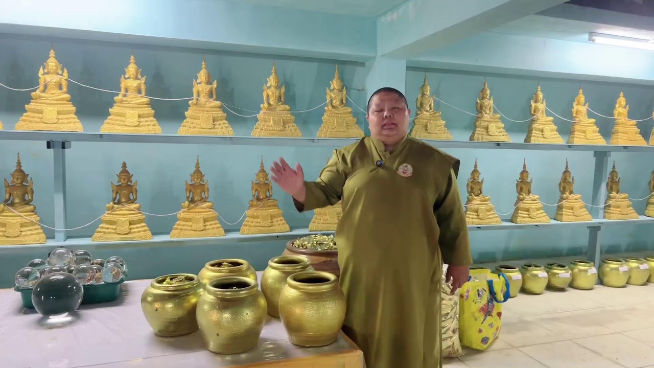 ติดชื่อเจ้าภาพไหหลวงพ่อรวย