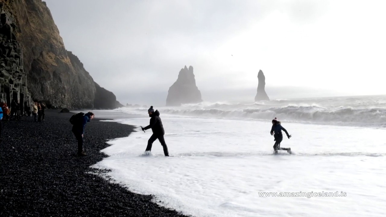 How to be stupid in Iceland - Reynisfjara black sand beach