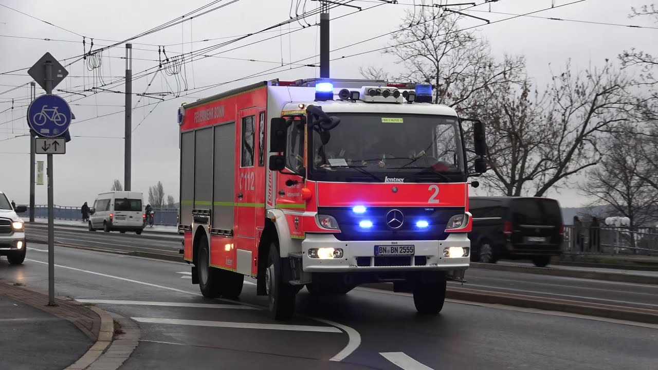 HLF 20 BF Bonn FW 2 mit Durchsage + Bullhorn