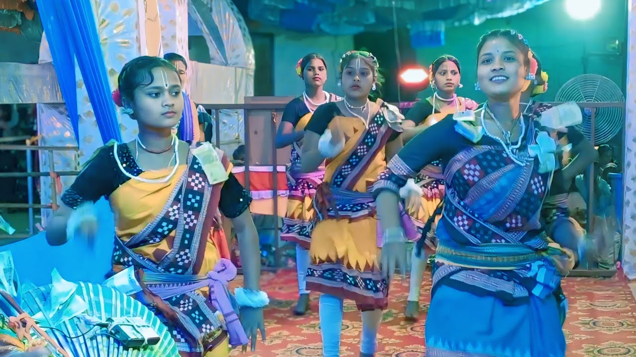 Diwana Sambalpuri Swara  // ଦିୱାନା ସମ୍ବଲପୁରୀ ସ୍ୱର Ganiyari ladies 🤩 kirtan party......dance