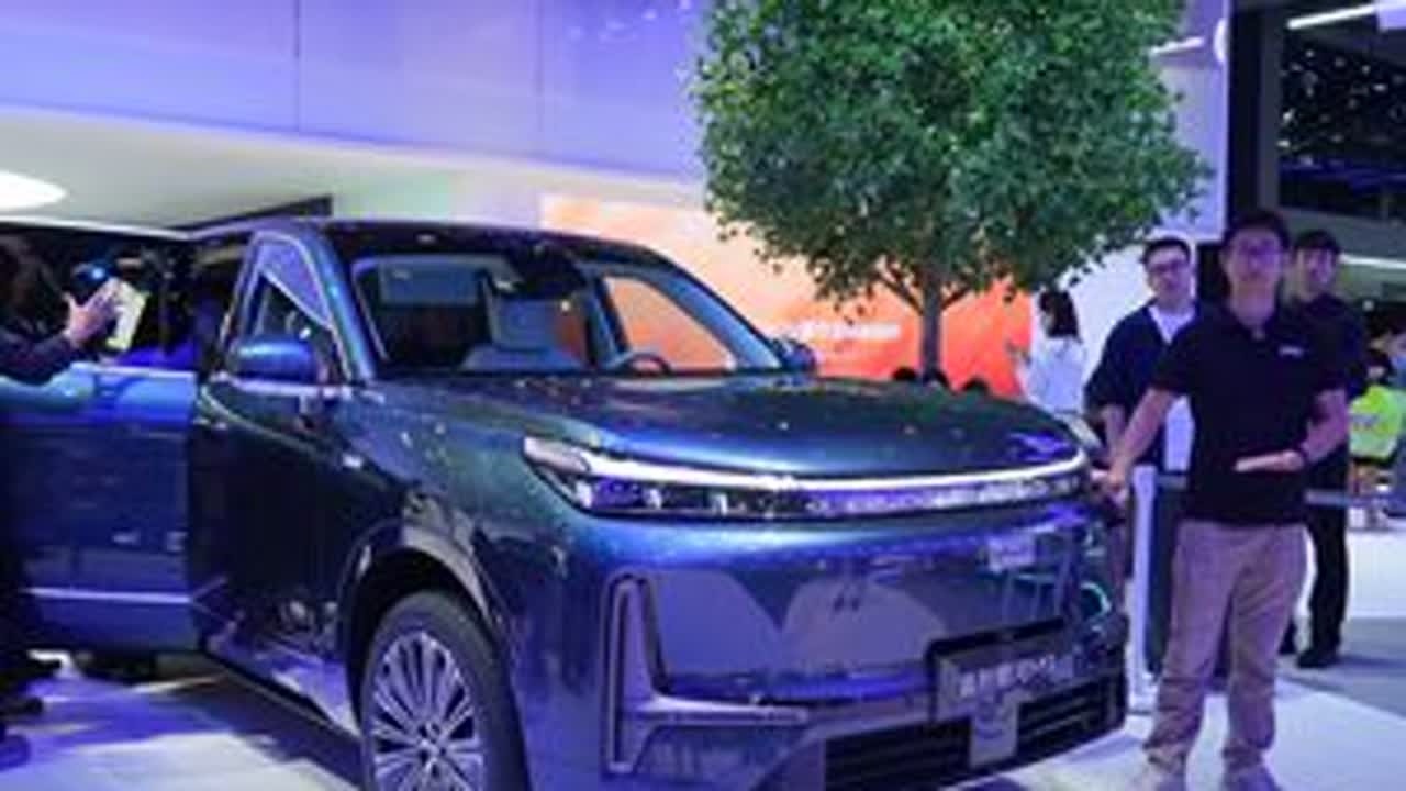 功能齐全又实惠 车展体验吉利银河M9 预售价格19.38万元起，30英寸6K的一体式屏，彩电冰箱大沙发也是一应俱全。#2025成都国际车展  #看新车上汽车之家