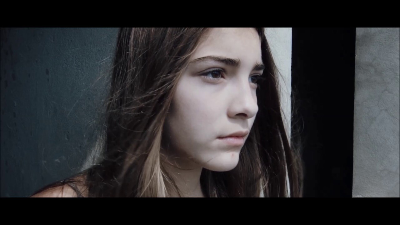 REM - Everybody Hurts {HD}