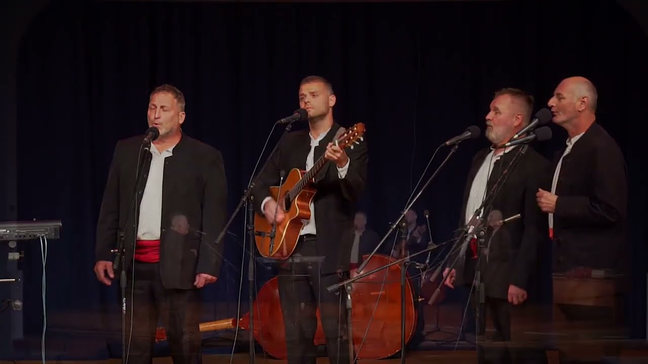 Klapa Smokvica - Život je ko more (uživo)