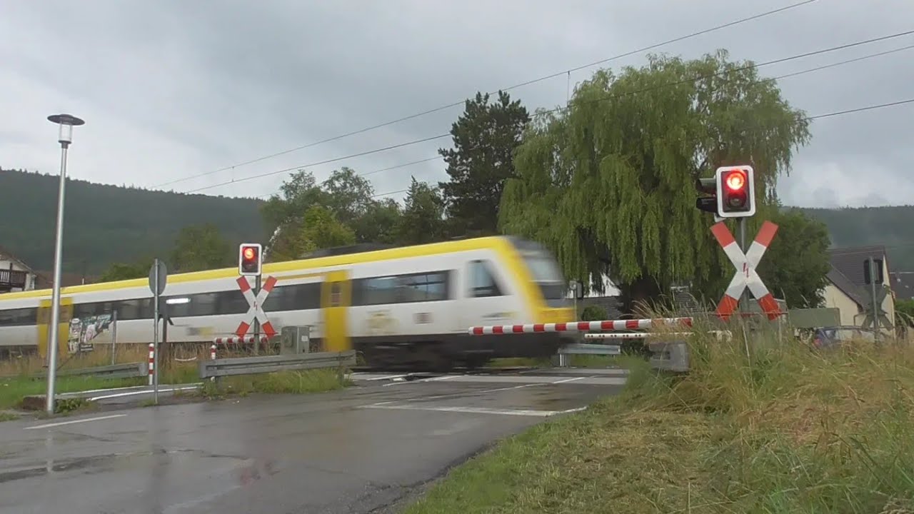 Bahn&uuml;bergang // Železničn&iacute; přejezd Gutmadingen [D] - 8.7.2021