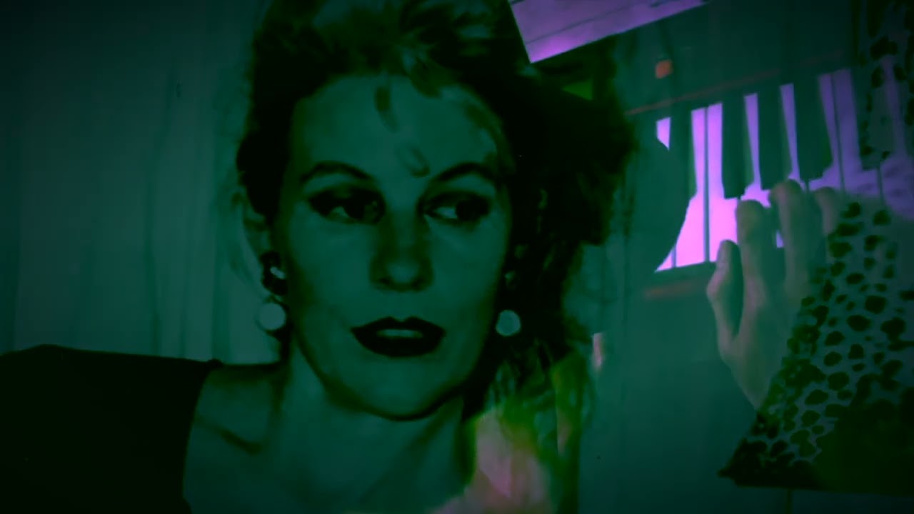 A Woman alone with her Blues - Cat Critch - live Blues Club - Charles Hotel -  1996.