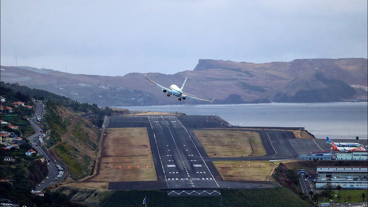 Landings With Strong Winds at Madeira Airport. 