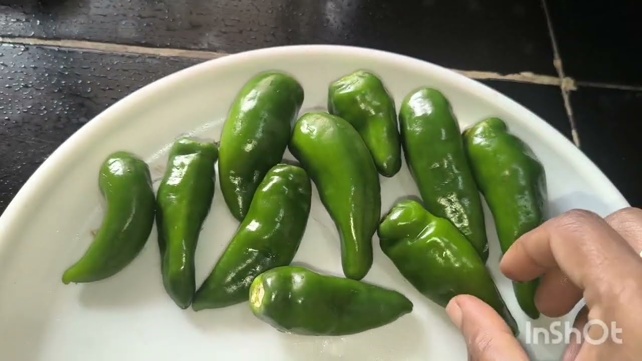 INSTANT GREEN CHILLI PICKLE # Isi Tarah Banaie   Aachar chat chat kar khaenge 😋😋👌🏻