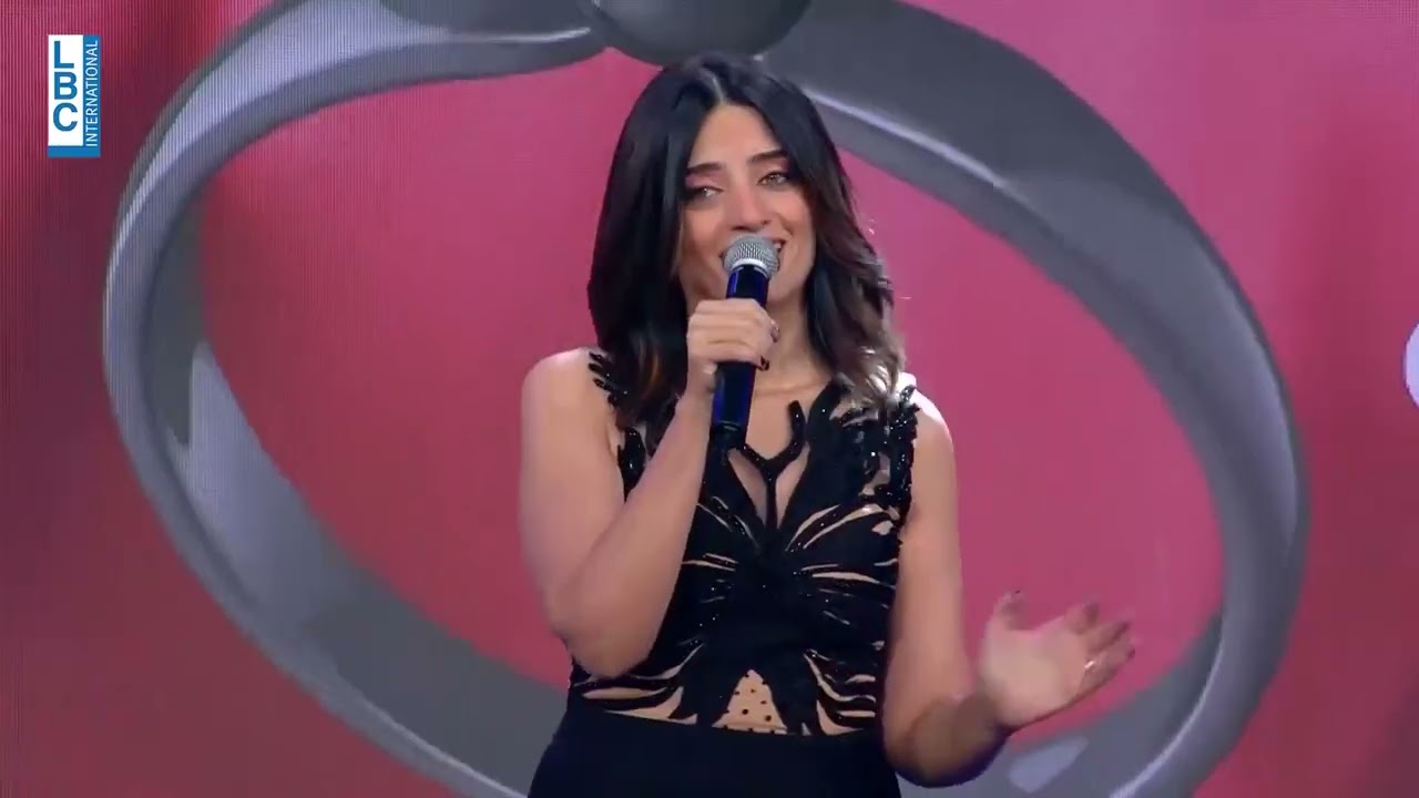 نادين ناصيف تؤدي اغنية 