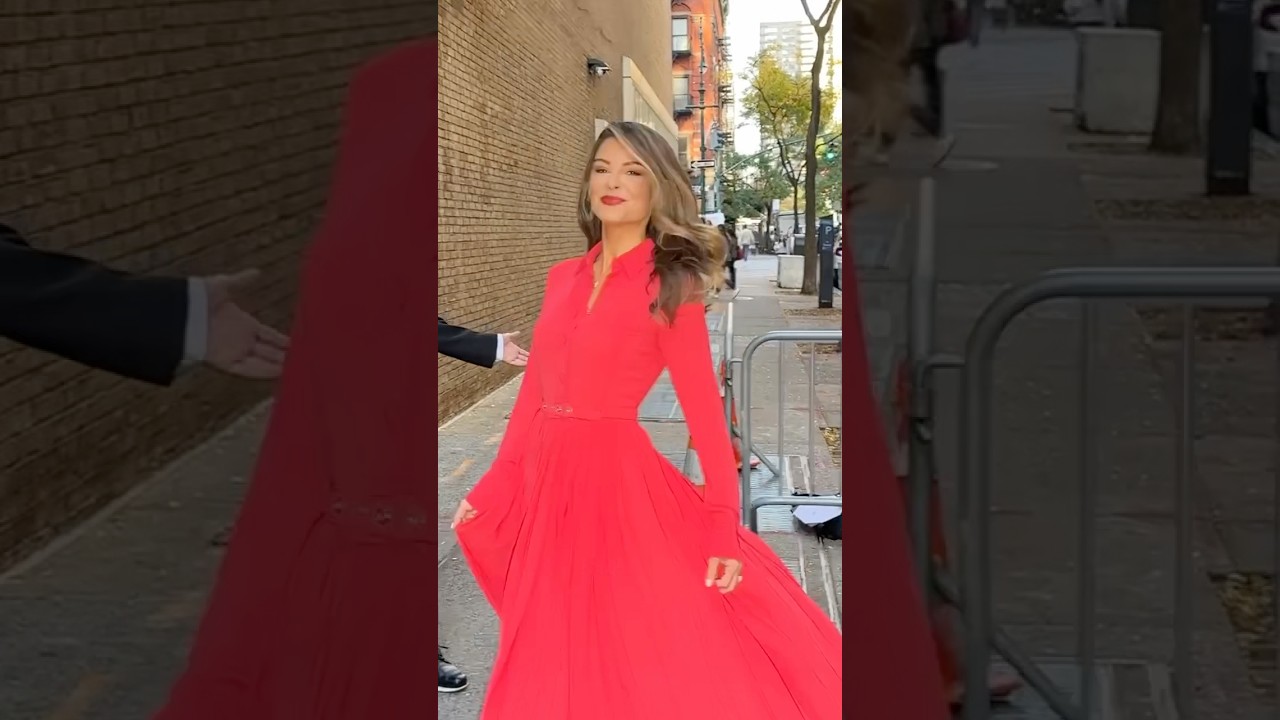 Maria Menounos looks glorious in red in NYC! #mariamenounos #fashion #style #fallfashion