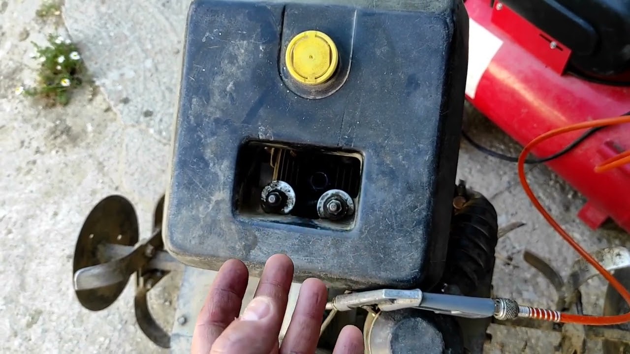 Manutenzione motozappa che non parte (pulsante di massa, candela, bobina)