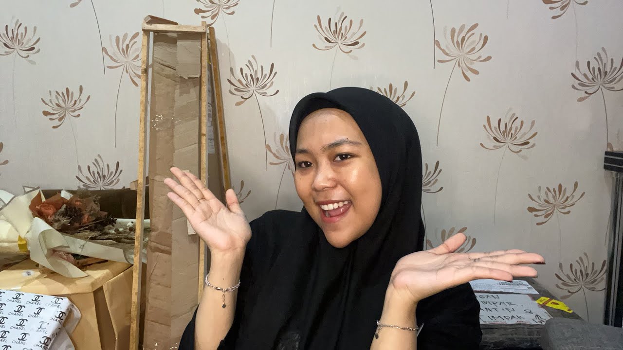 Unboxing kado birthday