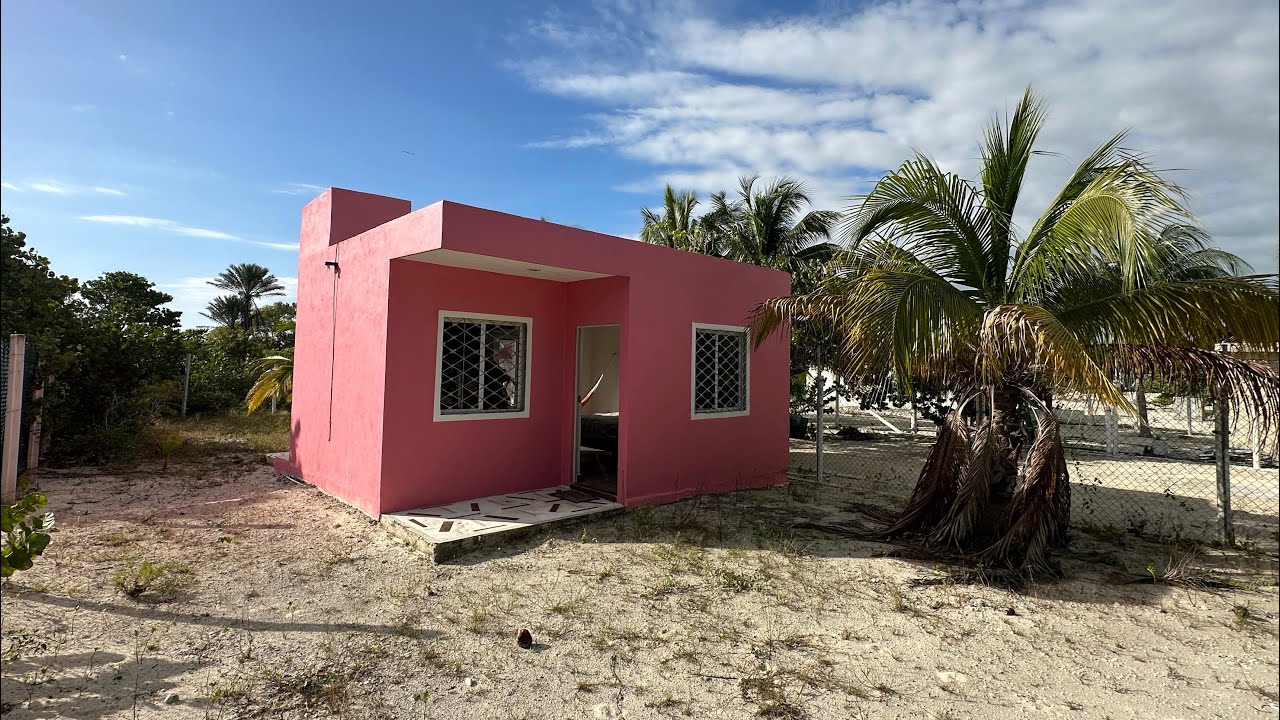 Casa amueblada con amplio terreno en venta en la playa | Chelem Yucatán