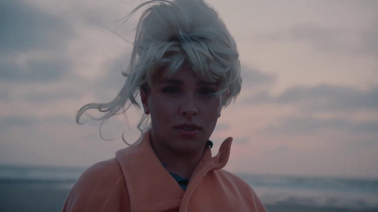 FE-MALE - Ana ft. Salomé [Clip officiel]