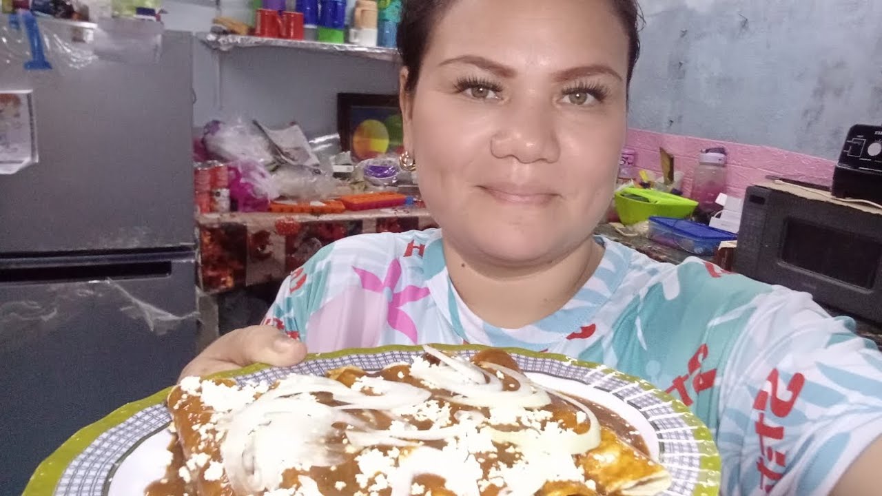 Acompáñame a desayunar unas ricas enchiladas 💫