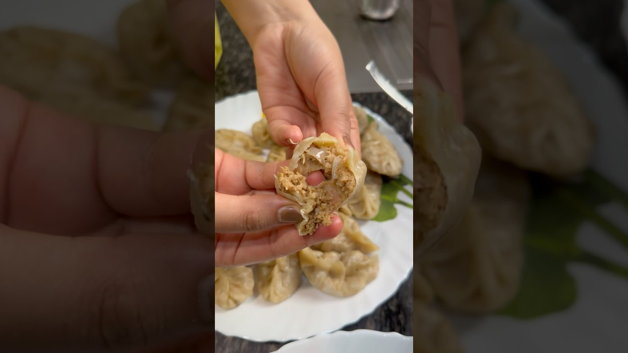 Maida momo VS atta momo 😍😍❤️ #trending #shortsvideos #youtubeshorts  #momosrecipe #minivlog