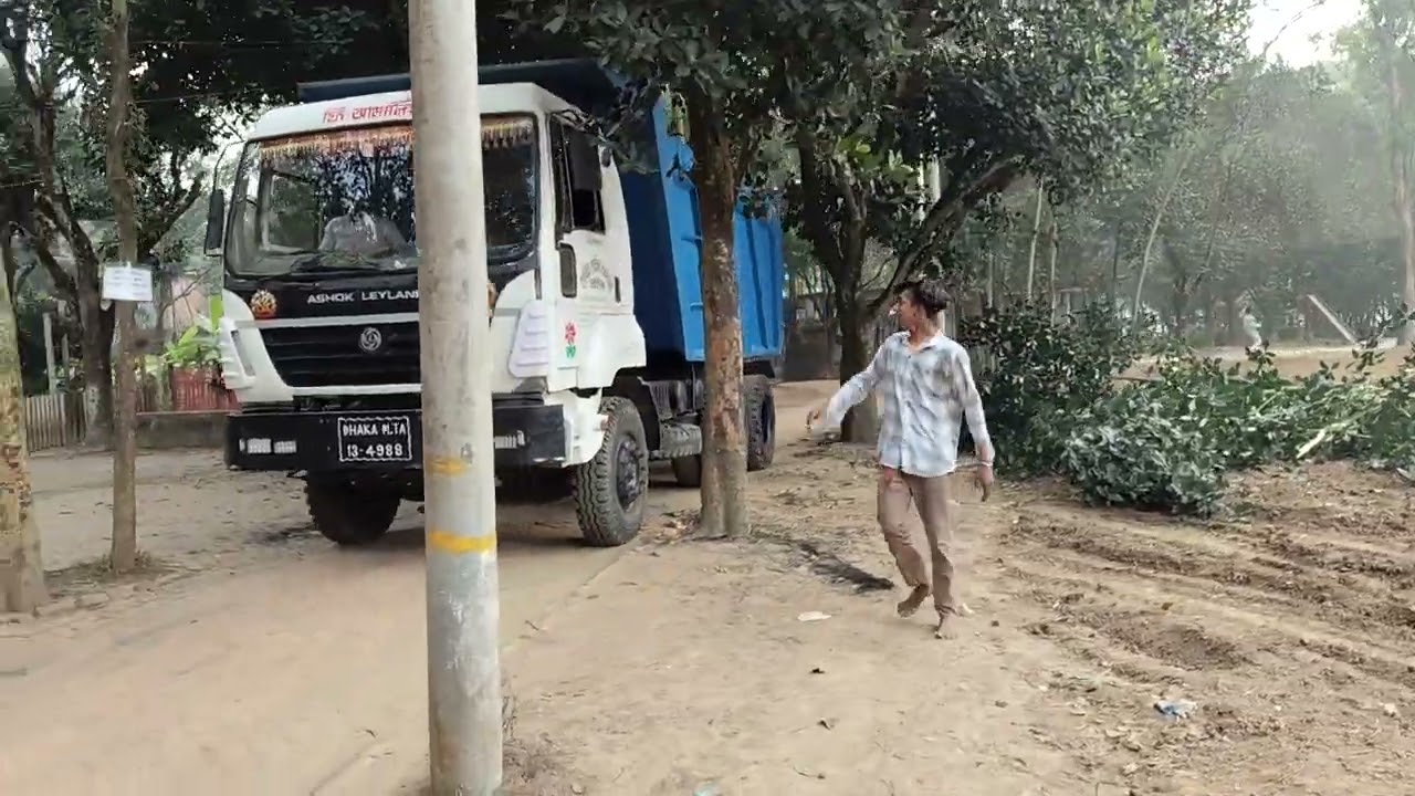 | ট্রেনিং চলছে😁 #dumper #driver #driving 