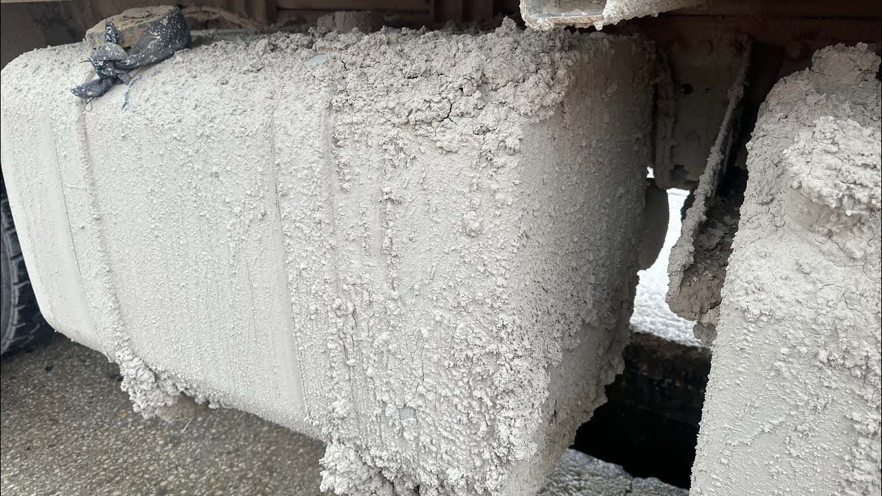 TAŞ gibi ÇAMUR 😱 Kamyon YIKADIK! Detailing MUDDY Excavation Truck | How to wash? #asmr #satisfying