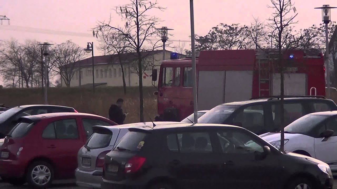 [HD][ERSTMALIG]Mit Sondersignal vom Parkplatz LF 16/12 FF Leipzig-Gr&uuml;nau