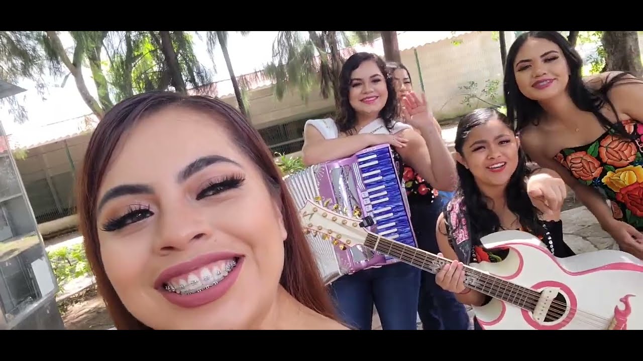 Por un muchacho bonito / Por una mujer bonita (Detrás de cámaras) | Poker de Reinas 2023