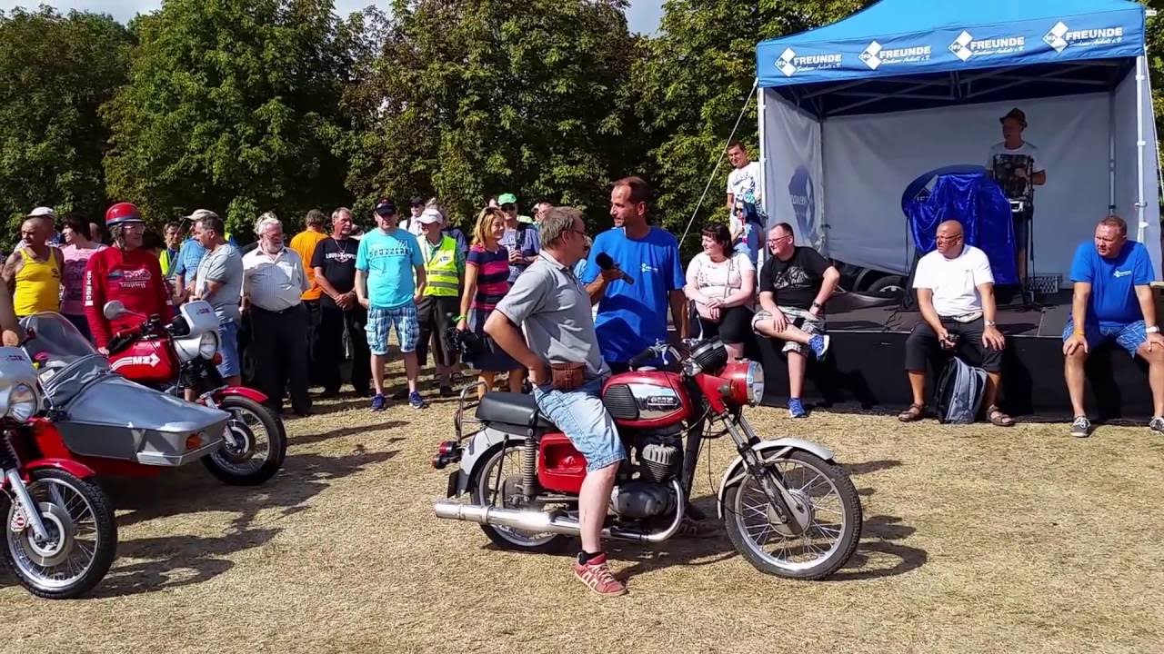 Fahrzeugpräsentation zur 18. OMMMA 2016 aus dem Magdeburger Elbauenpark