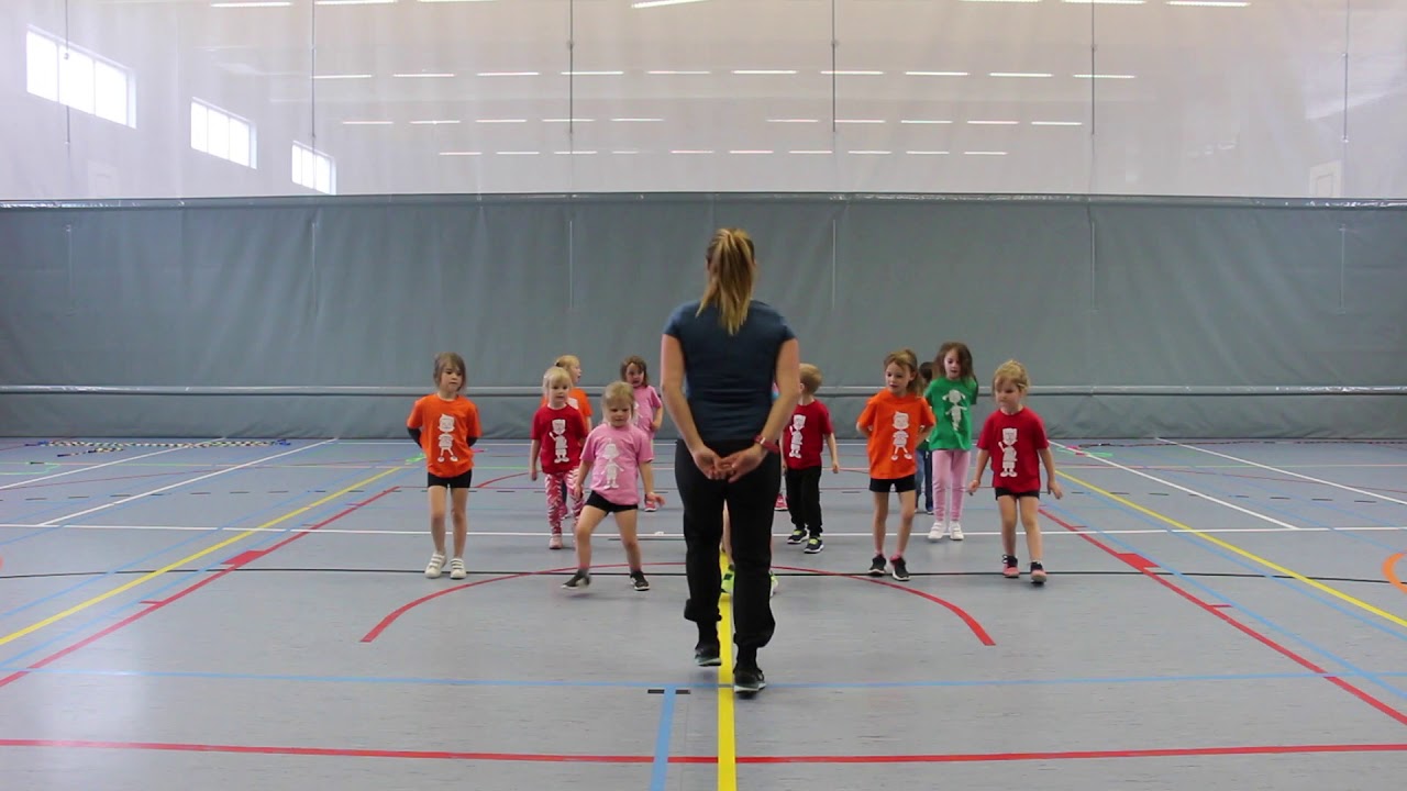 Kidies - Springen en spelen met touwen: Hoofd schouders knie en teen